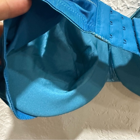 Olga cushioned underwire bra Blue 40D NWT - Picture 6 of 6